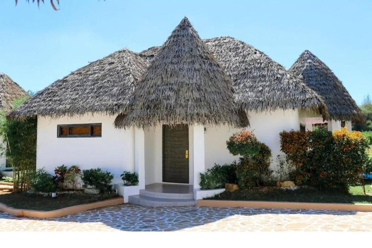 Safari Hotel And Villas Powered By Cocotel Bulala Exterior foto